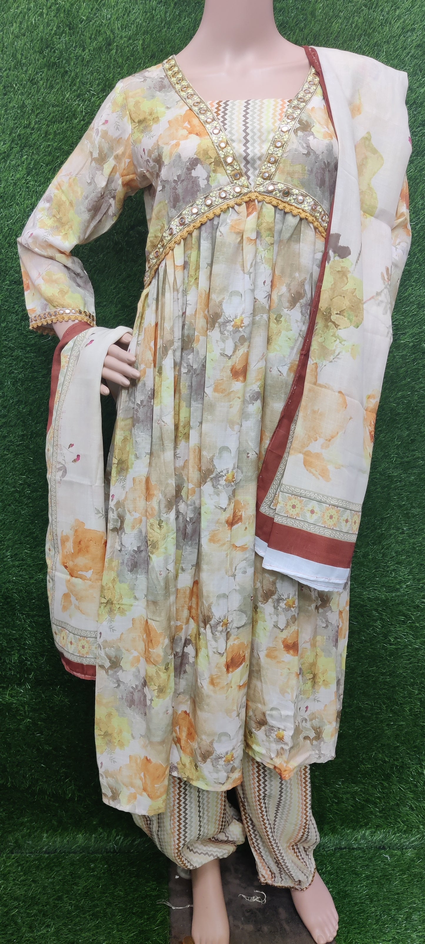 Cream & Yellow Flower Printed Alia Cut Suit - 5016