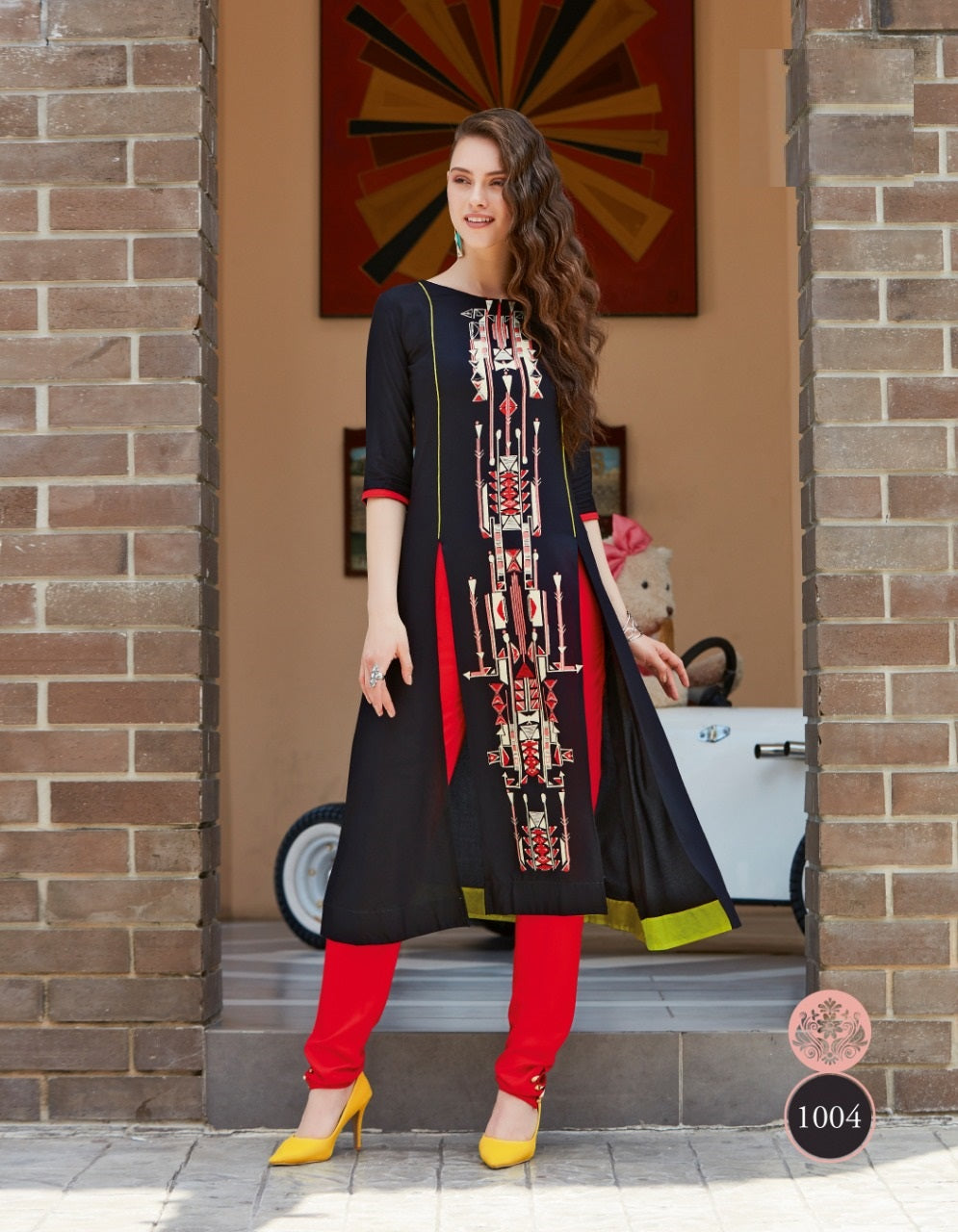 Black Heavy Rayon 14 kg Print Kurti With Red Rayon Pant