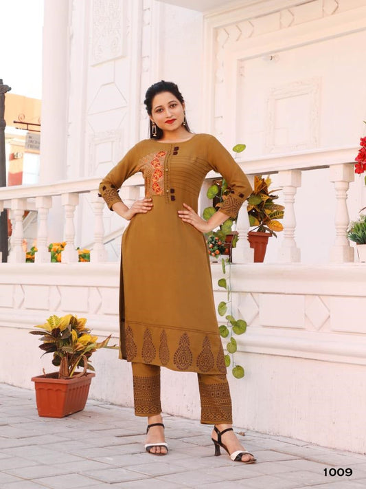 Mehandi Rayon Embroidery Kurti With Pant